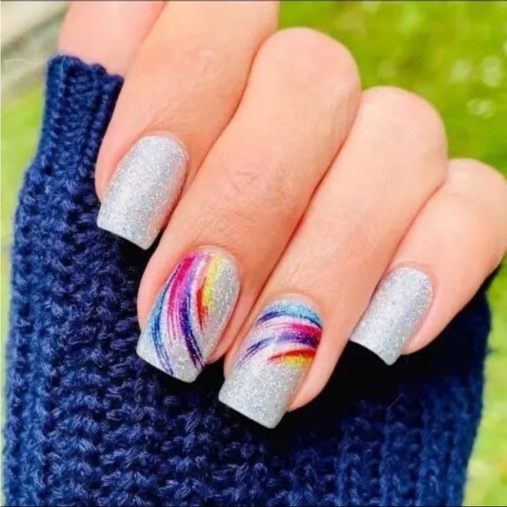 *Exclusive* Color Street: Pave the Way | Silver Rainbow Swish Art Glitter - Picture 6 of 12
